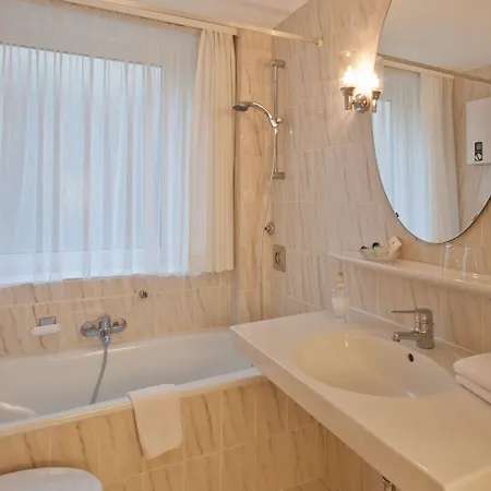 ホテル Park-hotel 4*